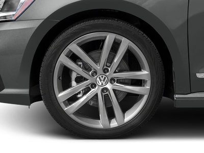 2017 Volkswagen Passat R-Line with Comfort Pkg