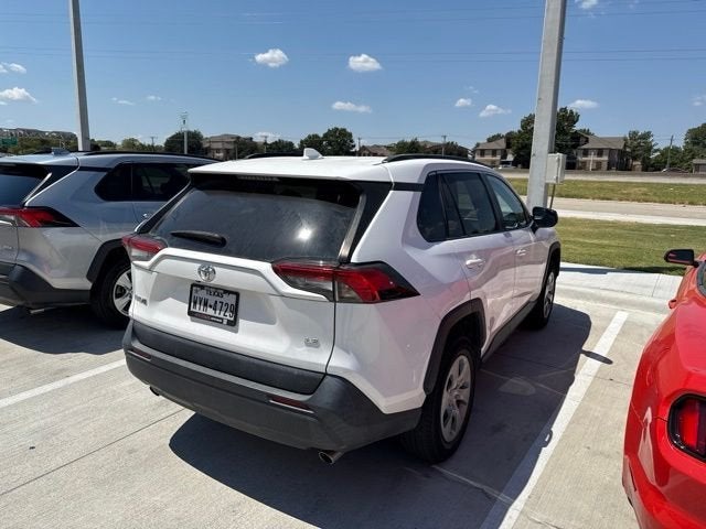 2021 Toyota RAV4 LE