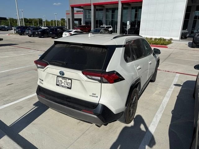 2022 Toyota RAV4 SE
