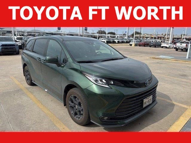 2025 Toyota Sienna Woodland Edition