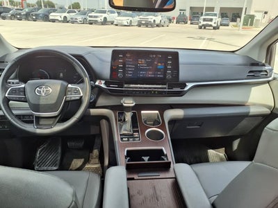 2022 Toyota Sienna XLE