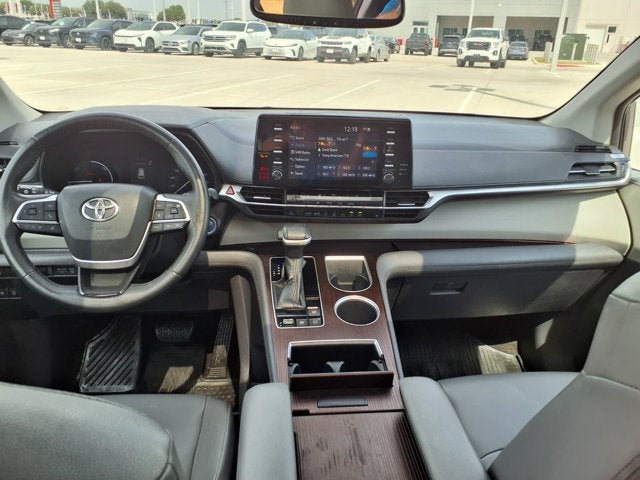 2022 Toyota Sienna XLE