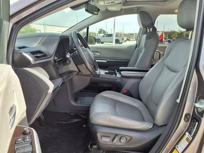 2022 Toyota Sienna XLE