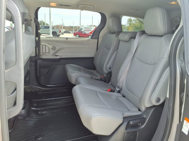 2022 Toyota Sienna XLE