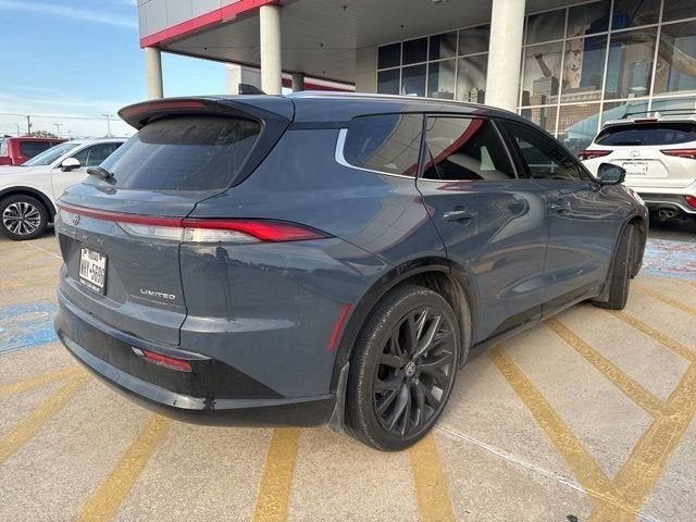 2025 Toyota Crown Signia XLE