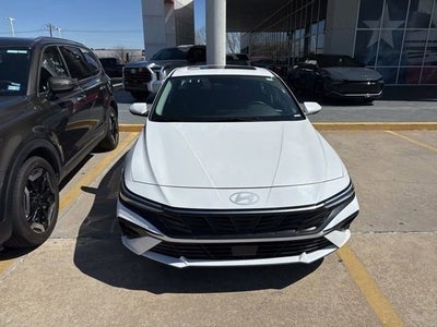 2025 Hyundai Elantra SEL Convenience