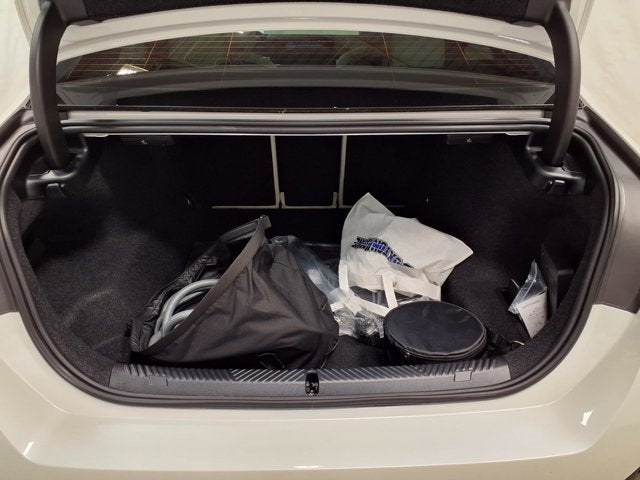 2026 BMW 5 Series 550e xDrive