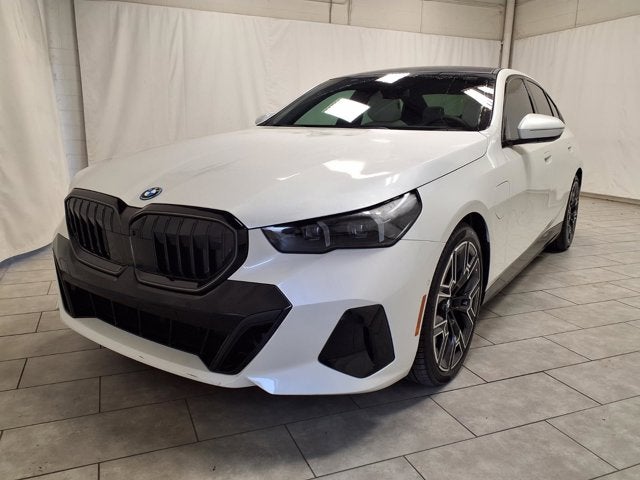 2026 BMW 5 Series 550e xDrive