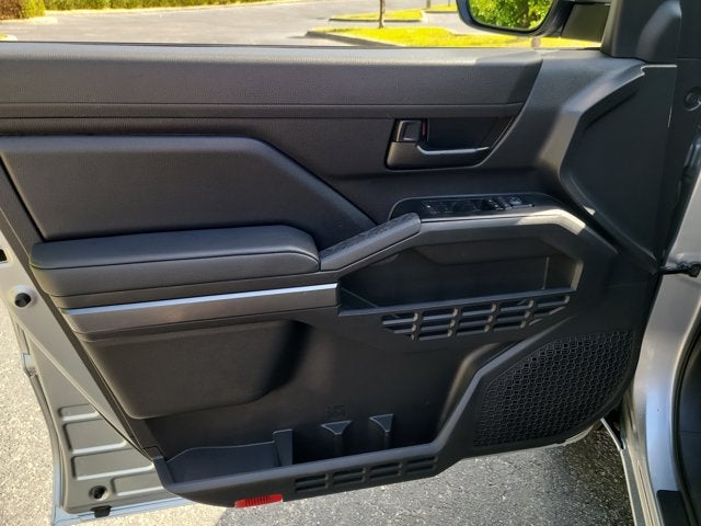 2025 Toyota Tacoma 4WD SR5