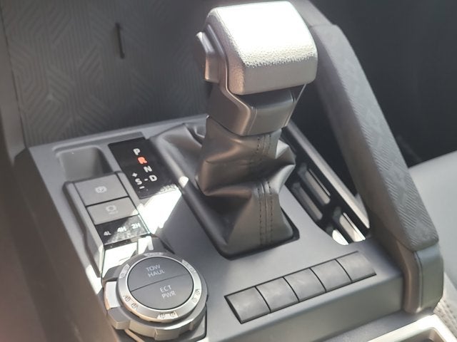 2025 Toyota Tacoma 4WD SR5