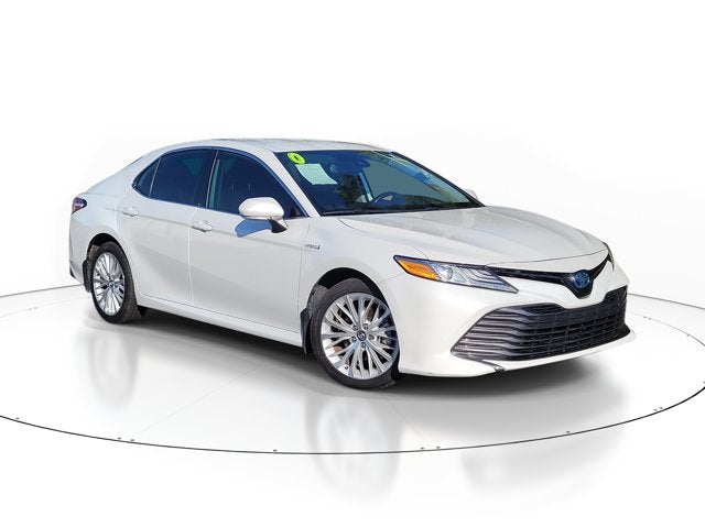 2020 Toyota Camry Hybrid XLE