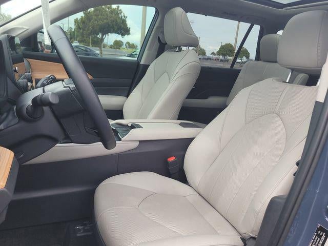 2025 Toyota GRAND HIGHLANDER Limited