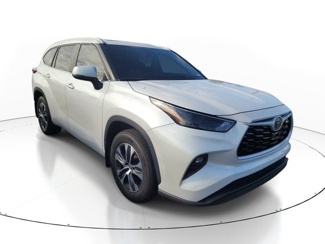 2024 Toyota HIGHLANDER LE
