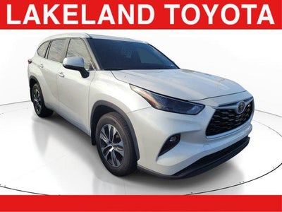 2024 Toyota HIGHLANDER LE