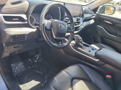 2023 Toyota HIGHLANDER XLE