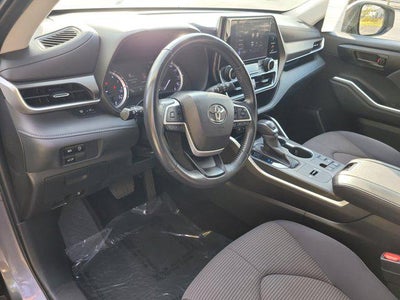 2023 Toyota HIGHLANDER LE