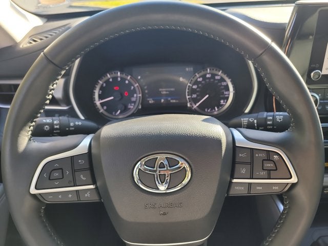2025 Toyota HIGHLANDER XLE
