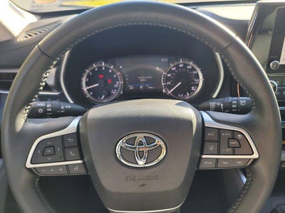 2025 Toyota HIGHLANDER XLE