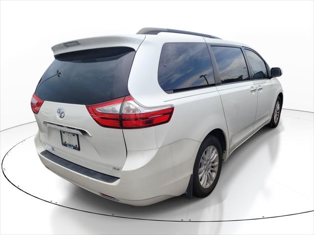 2016 Toyota Sienna XLE