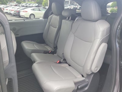 2025 Toyota Sienna XLE