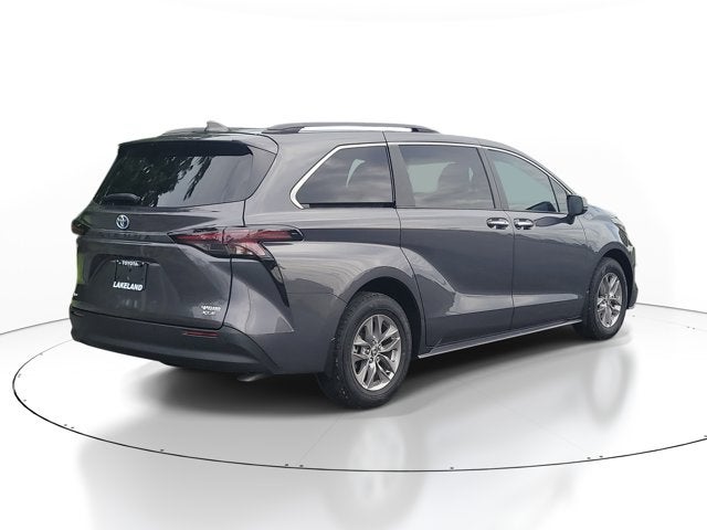 2025 Toyota Sienna XLE
