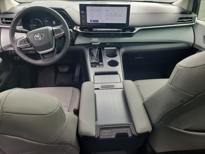 2025 Toyota Sienna XLE