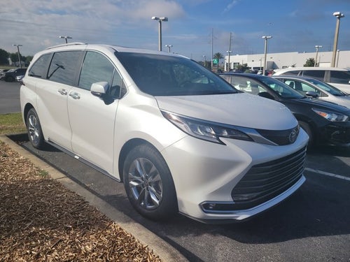 2023 Toyota SIENNA LIMITED Limited