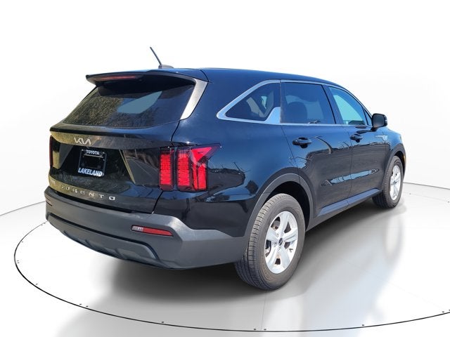 2022 Kia Sorento LX