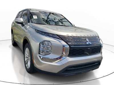 2024 Mitsubishi Outlander ES