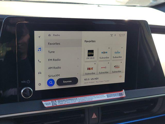 2025 Toyota PRIUS XLE