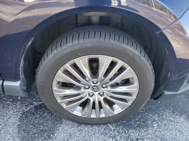 2022 Toyota Venza LE