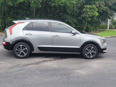 2023 Kia Niro SX