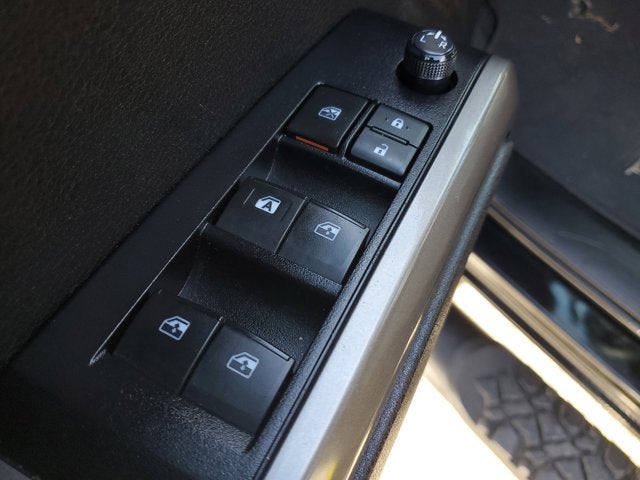 2022 Toyota Tacoma 2WD SR5