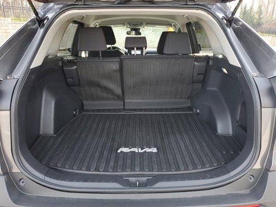 2022 Toyota RAV4 Hybrid LE