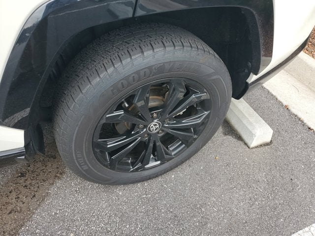 2022 Toyota RAV4 Hybrid SE