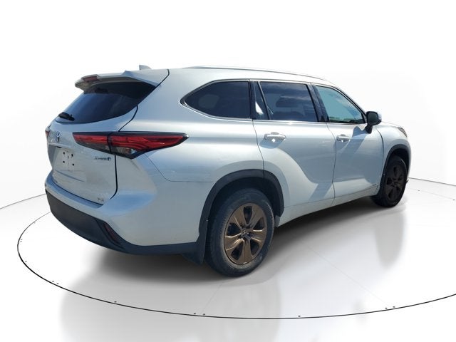 2022 Toyota Highlander Hybrid Bronze Edition