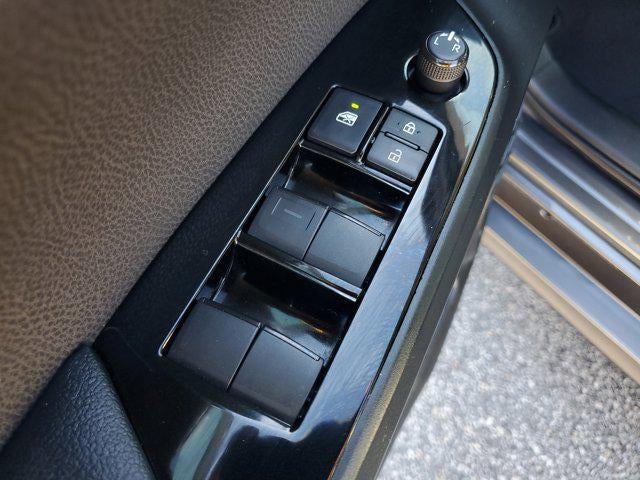 2022 Toyota Prius L Eco