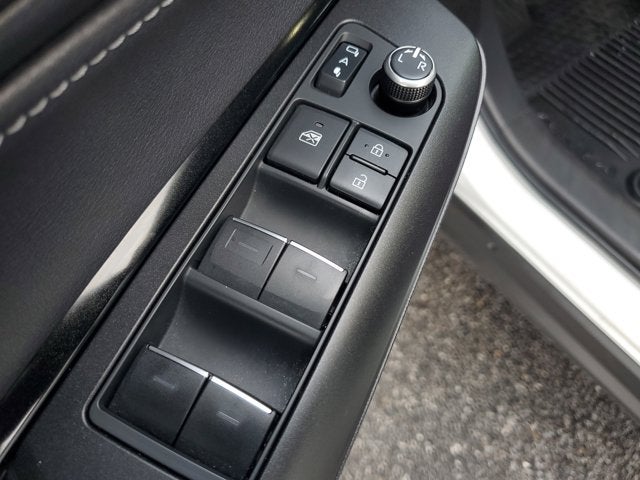 2023 Toyota Venza LE