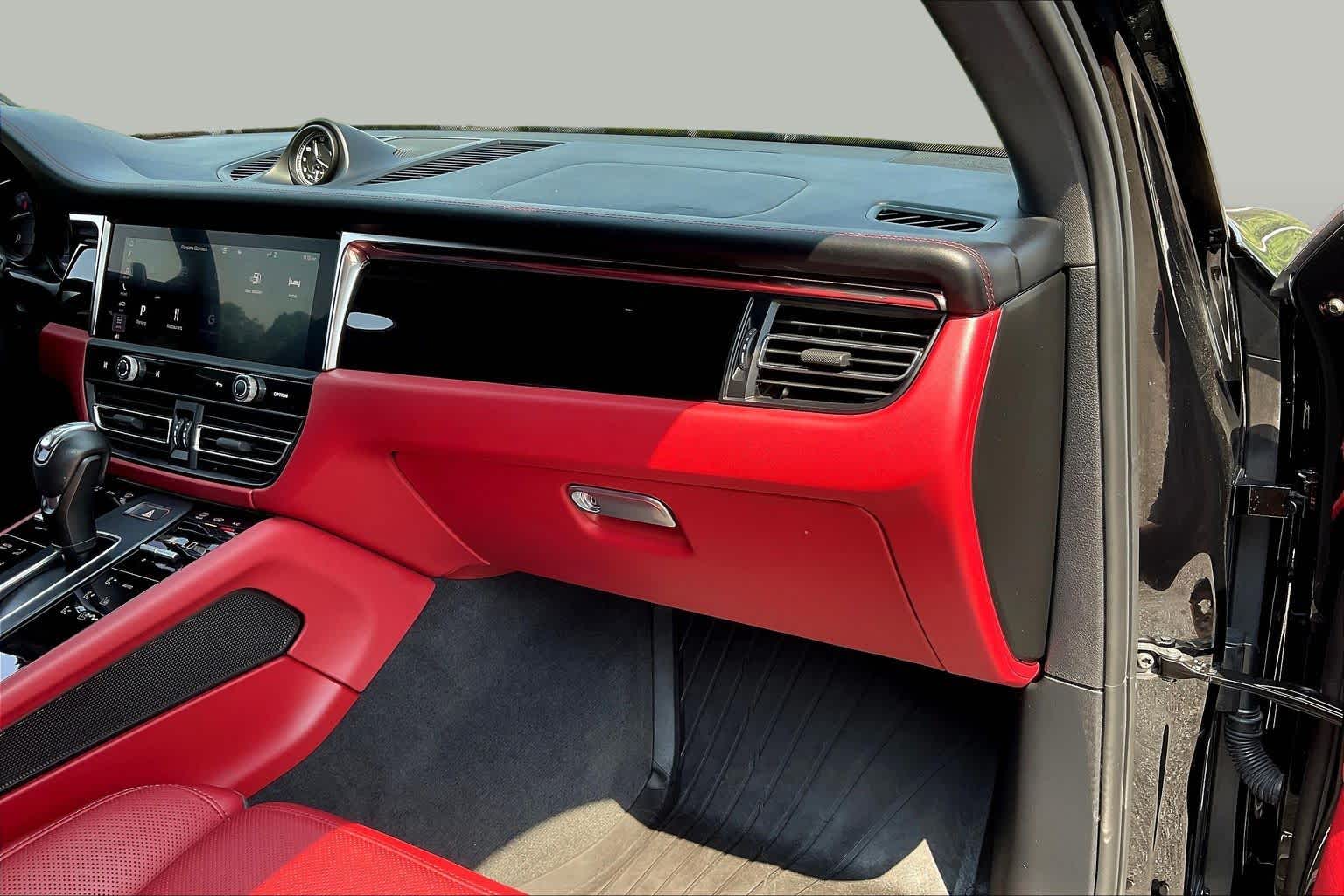 2023 Porsche Macan T