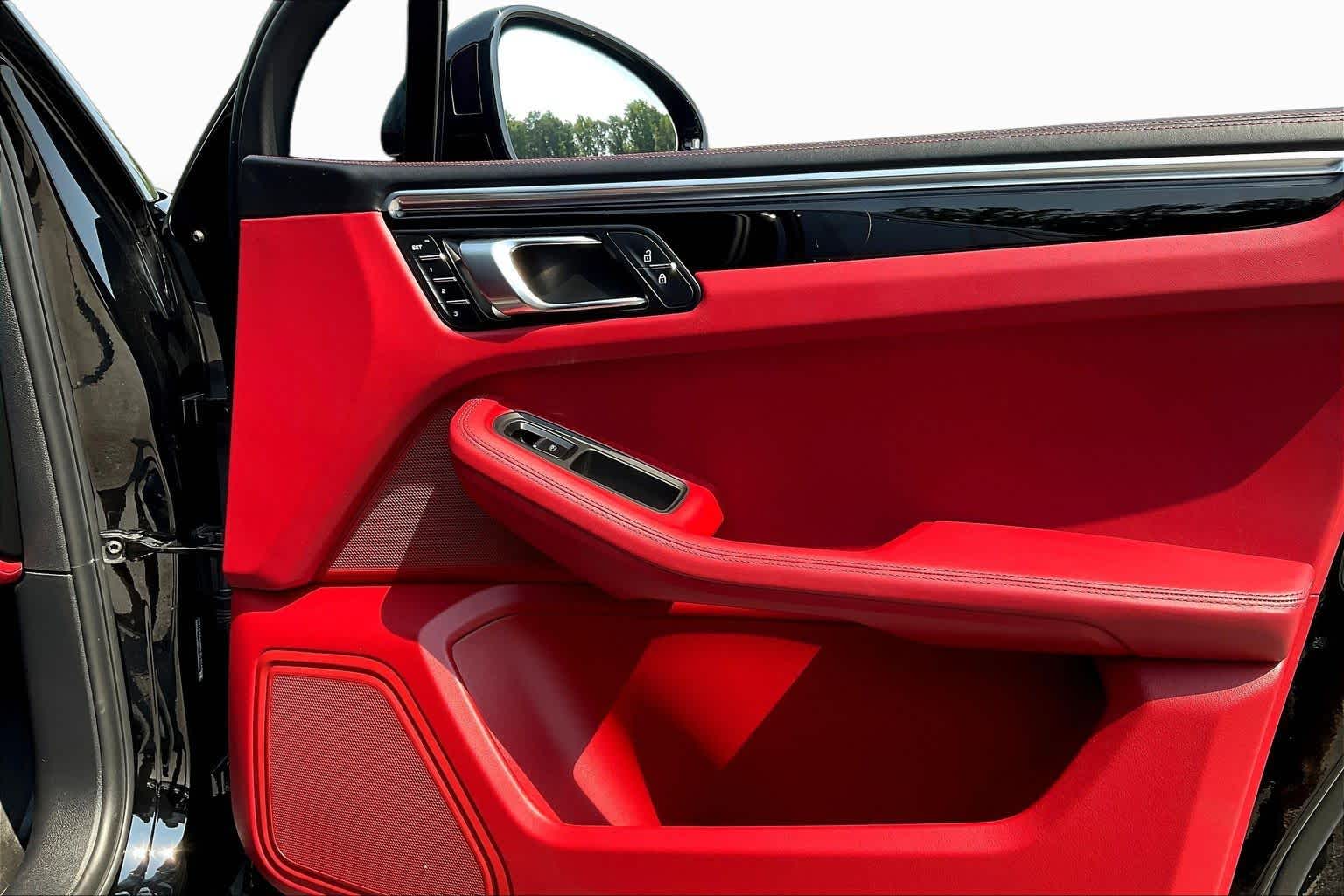 2023 Porsche Macan T