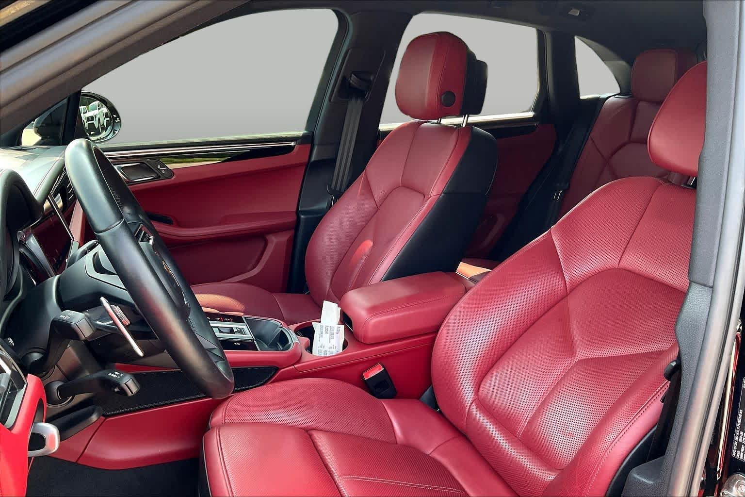 2023 Porsche Macan T