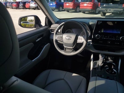 2024 Toyota Highlander LE