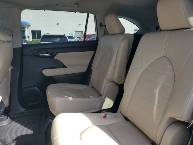 2024 Toyota Highlander LE