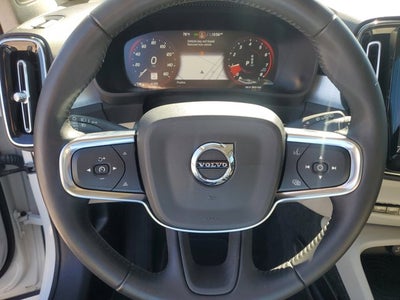 2019 Volvo XC40 Momentum