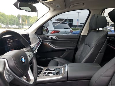 2025 BMW X7 xDrive40i