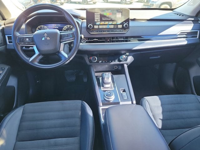 2024 Mitsubishi Outlander SE