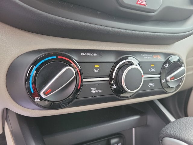 2025 Kia Soul Base