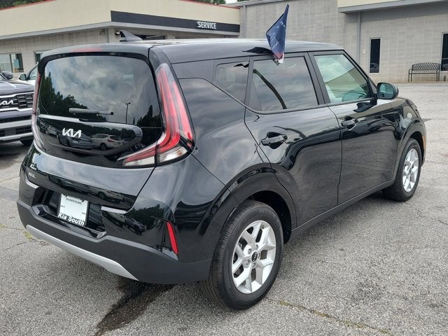2025 Kia Soul Base