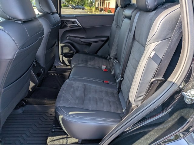 2024 Mitsubishi Outlander SE Black Edition