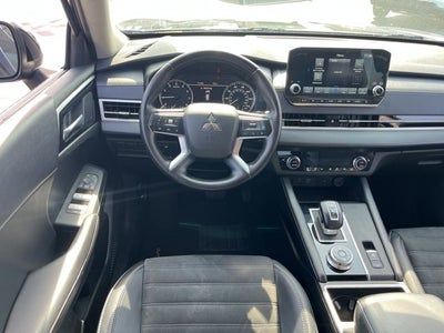 2024 Mitsubishi Outlander SE